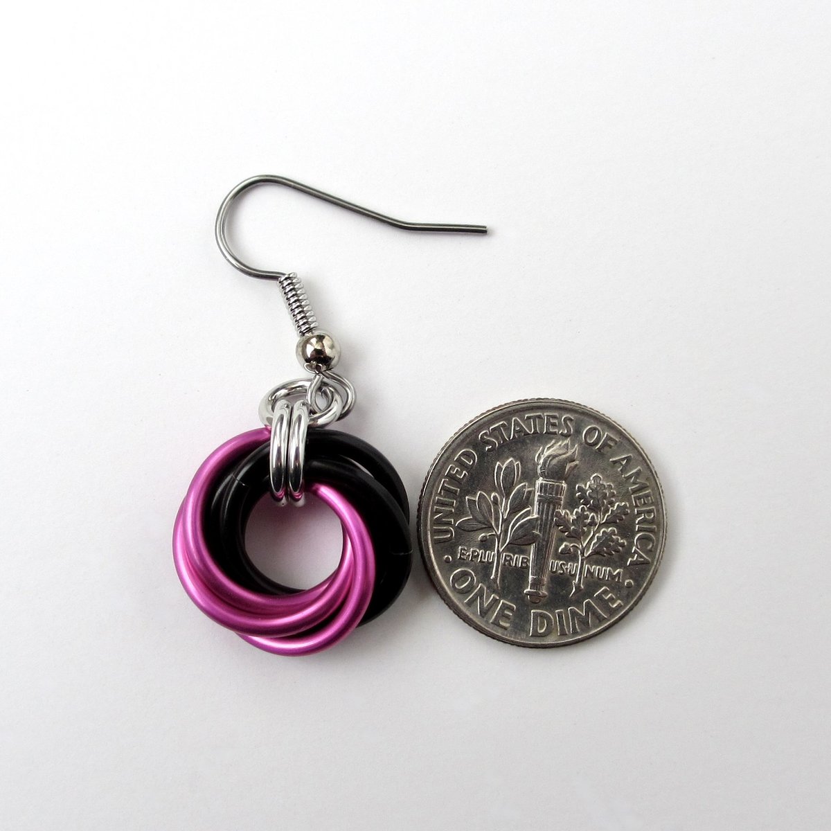 Love knot chainmaille earrings, hot pink and black small circle jewelry