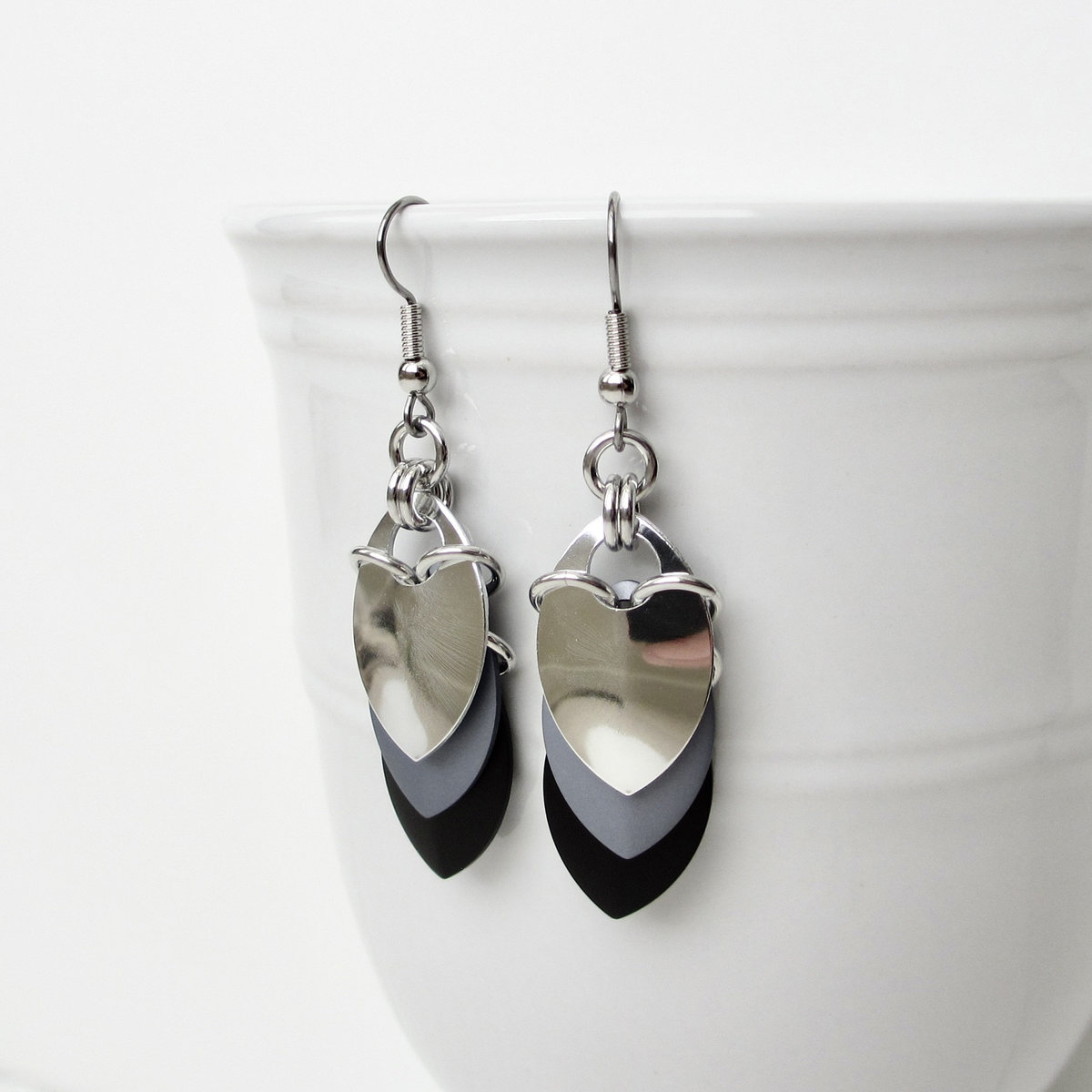 Black, gray and silver aluminum chainmail scales earrings